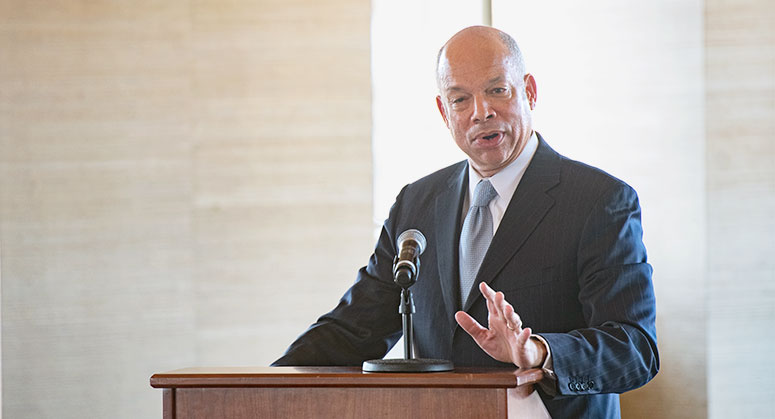 Jeh Charles Johnson, Partner, Paul, Weiss, Rifkind, Wharton & Garrison, and former Secretary, U.S. Department of Homeland Security delivers afternoon keynote speech at April 6, 2018 conference