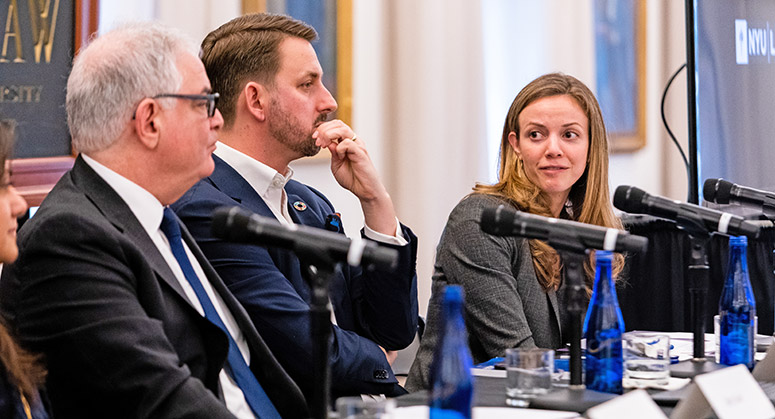 Alicyn Cooley moderates Latham and Watkins Forum panel on February 26, 2020