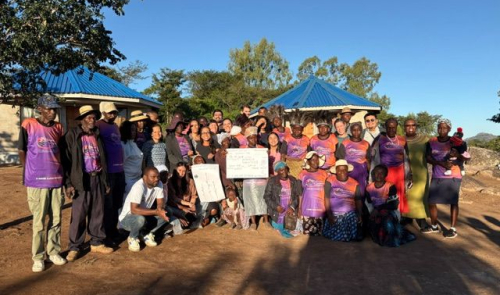 Hanyanya community members and LE Lab participants celebrating cross-border learning and exchange. 