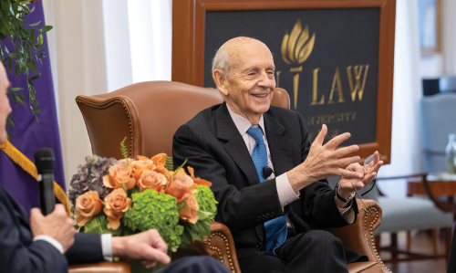 Stephen Breyer and David Boies on stage