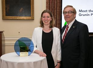 Alissa Clarke, 2018 Grunin Prize Design Challenge Winner, standing with Jay Grunin