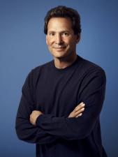 Headshot of Daniel Schulman